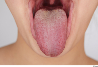 Anneli tongue 0001.jpg